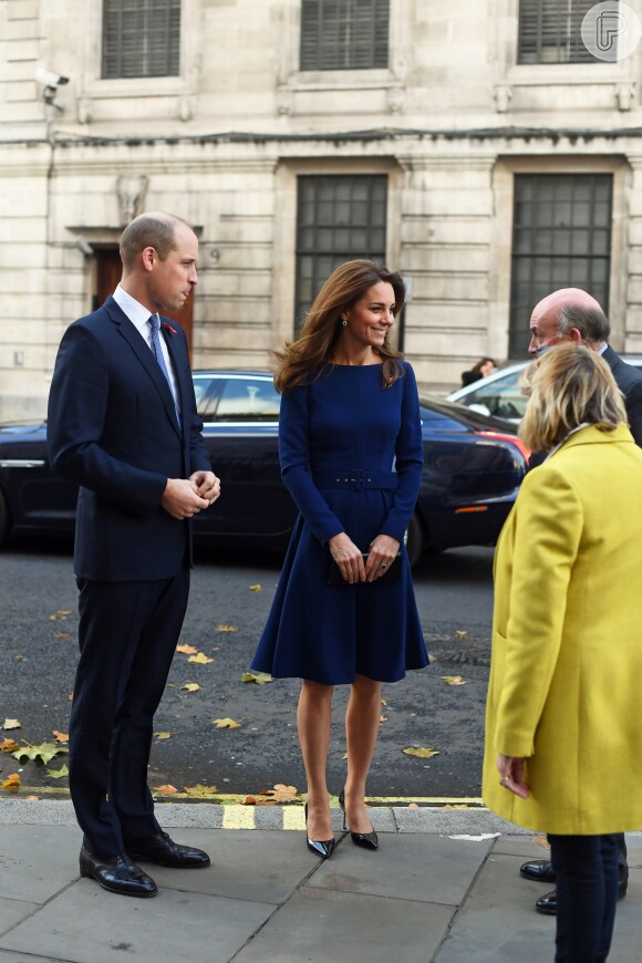 Kate Middleton escolheu um vestido azul royal para evento com Príncipe William