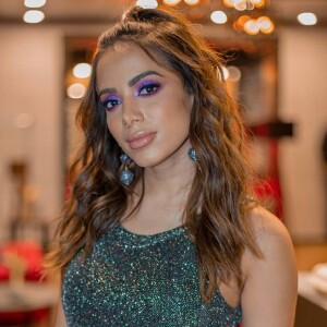 Anitta revela mania de Madonna com organização: 'Ela tinha um livro com páginas dedicadas a cada canção, explicando cada processo. É como se fosse uma apostila sobre cada projeto, com letra e etc'