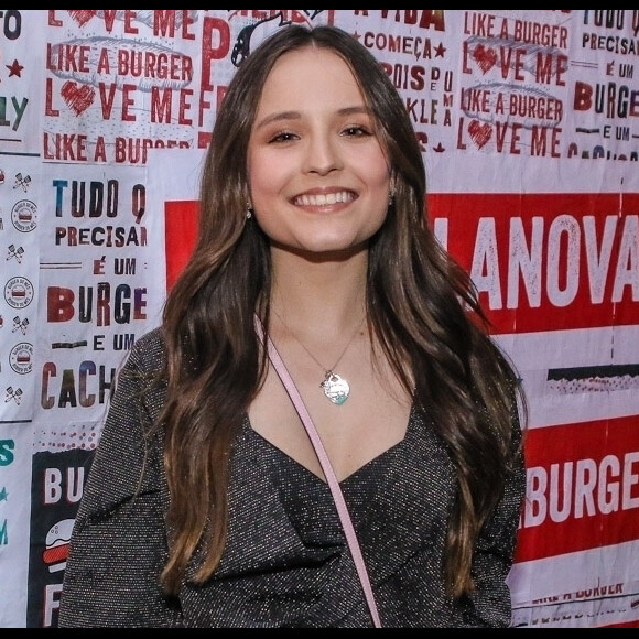 Larissa Manoela contou que vai passar por cirurgia nesta terça-feira, 12 de novembro de 2019