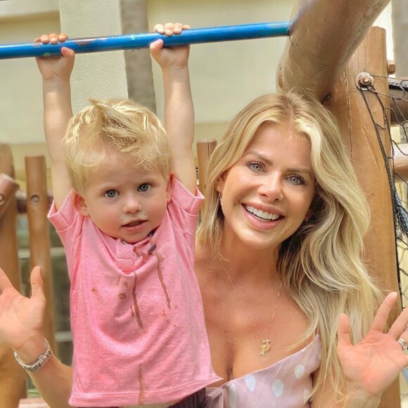 Karina Bacchi engravidou de Enrico através de fertilização in vitro