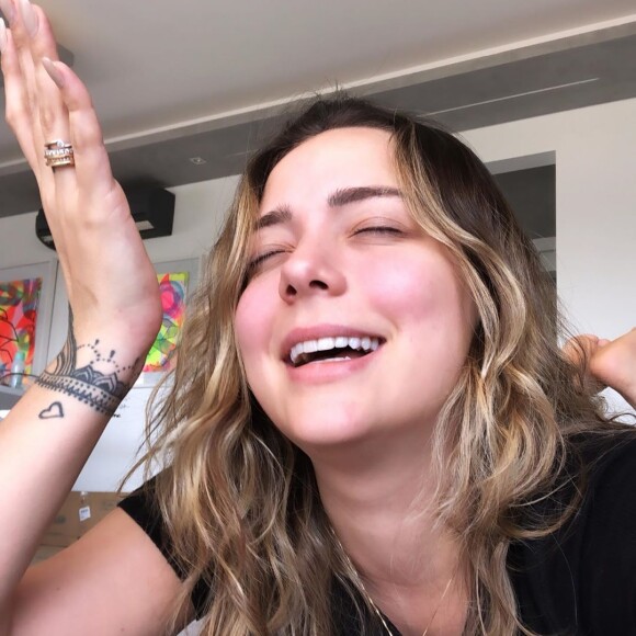 Carol Dantas gerou burburinho nas redes sociais ao anunciar gravidez de uma pessoa chamada Rafaella