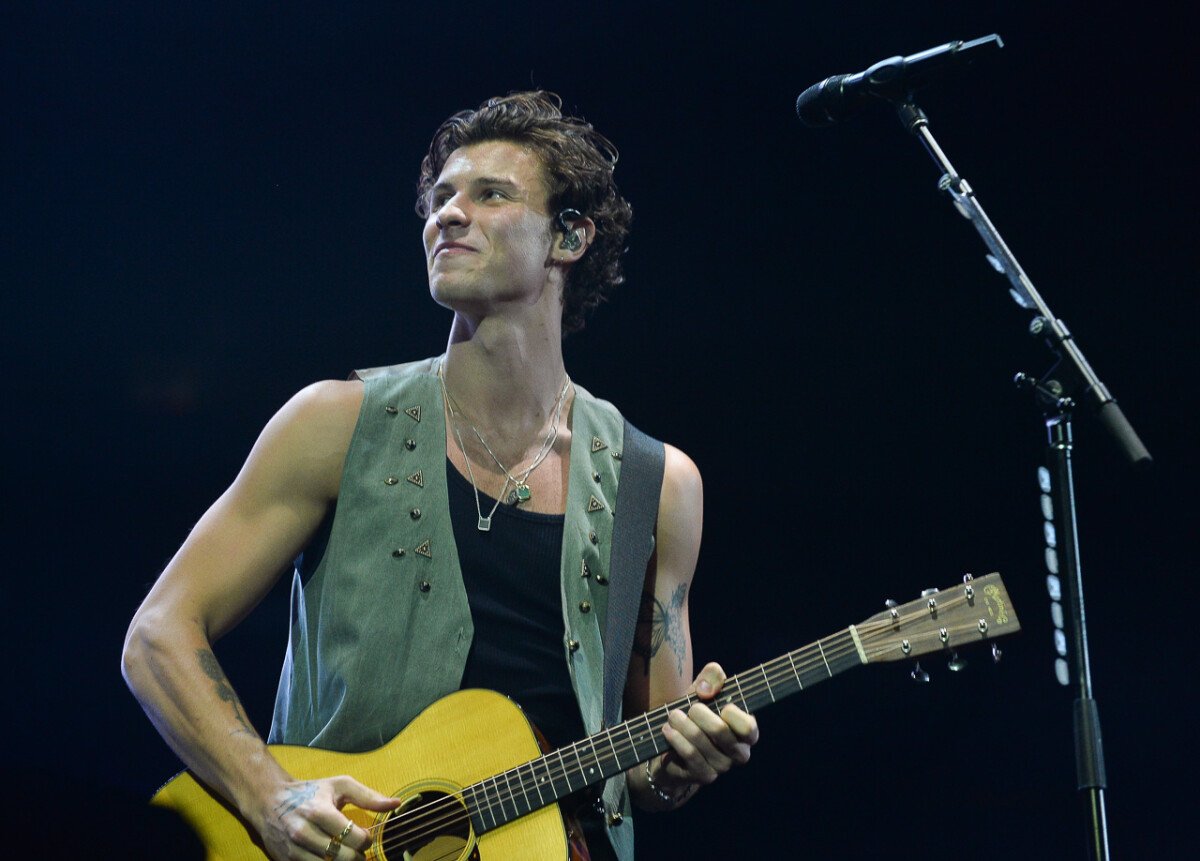 Foto Fã de Shawn Mendes, Larissa Manoela tentou conhecer pessoalmente