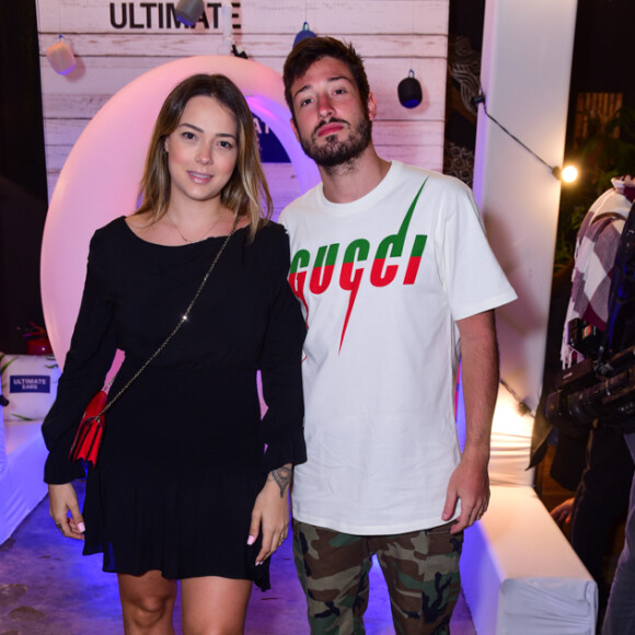 Carol Dantas e marido, Vinicius Martinez, curtem festa após nascimento do filho nesta segunda-feira, dia 02 de dezembro de 2019