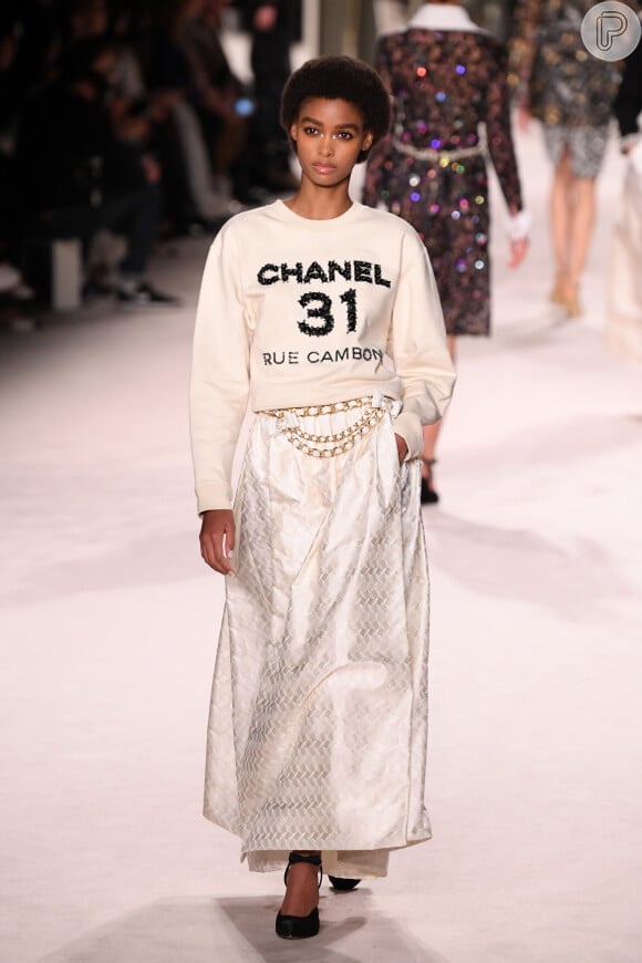 Em seu desfile pré-outon 2020, a Chanel se inspirou na primeira loja da grife, no número 31 da Rue Cambon, em Paris