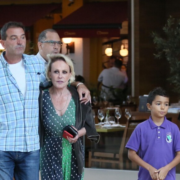 Ana Maria Braga e o francês Johnny Lucet foram vistos juntos em novembro deste ano