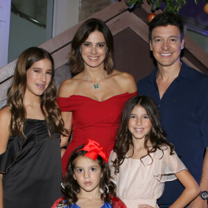 Rodrigo Faro e Vera Viel são pais de Clara, de 14 anos, Maria, de 11, e Helena, que faz 8 no próximo dia 21 de dezembro de 2019