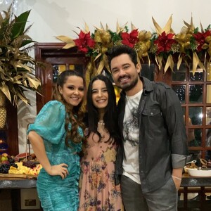 Namorado de Maiara, Fernando levou a filha mais velha, Kamily, para festa de Natal da família