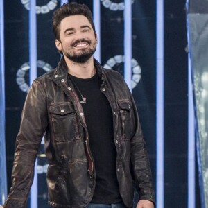 Fernando Zor está viajando com a migos e com a filha mais velha, Kamily, de 17 anos