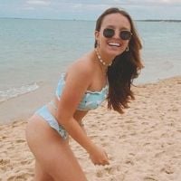 Manga balonê, babados e pareô: as trends de Larissa Manoela no verão