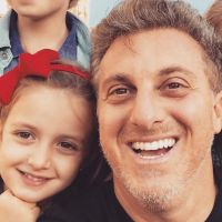 Filha de Angélica e Luciano Huck encanta o pai com pirueta em praia: 'Estrela'