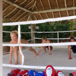 Angélica treina muay thai com o filho, Joaquim