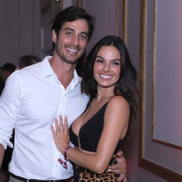 Isis Valverde está casada com o empresário André Resende e é mãe do pequeno Rael, de um ano