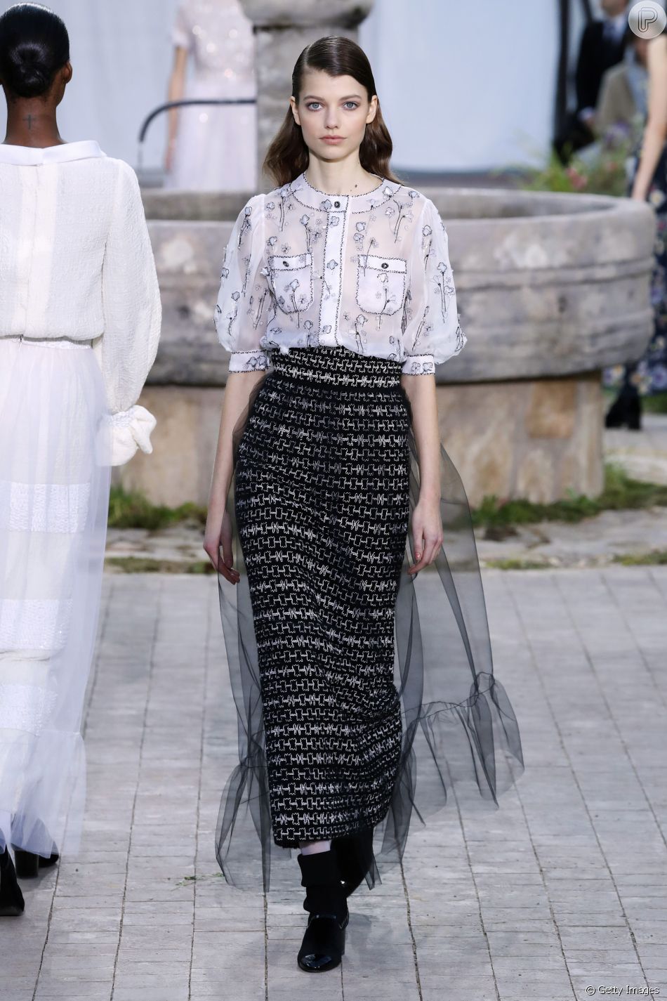 Desfile Chanel de alta-costura: camisaria blusa é tendência