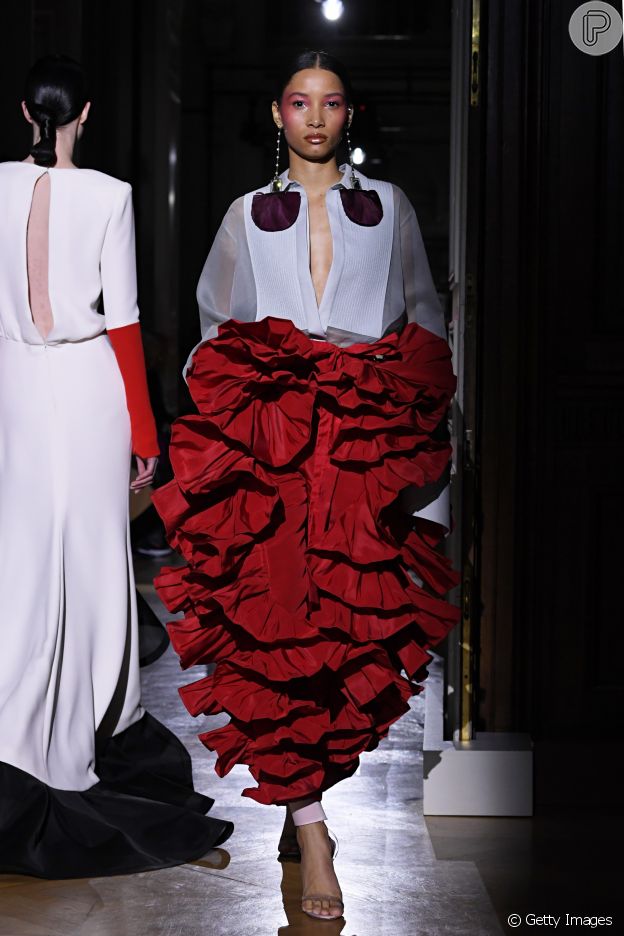 Muitos babados na coleção haute couture da Maison Valentino
