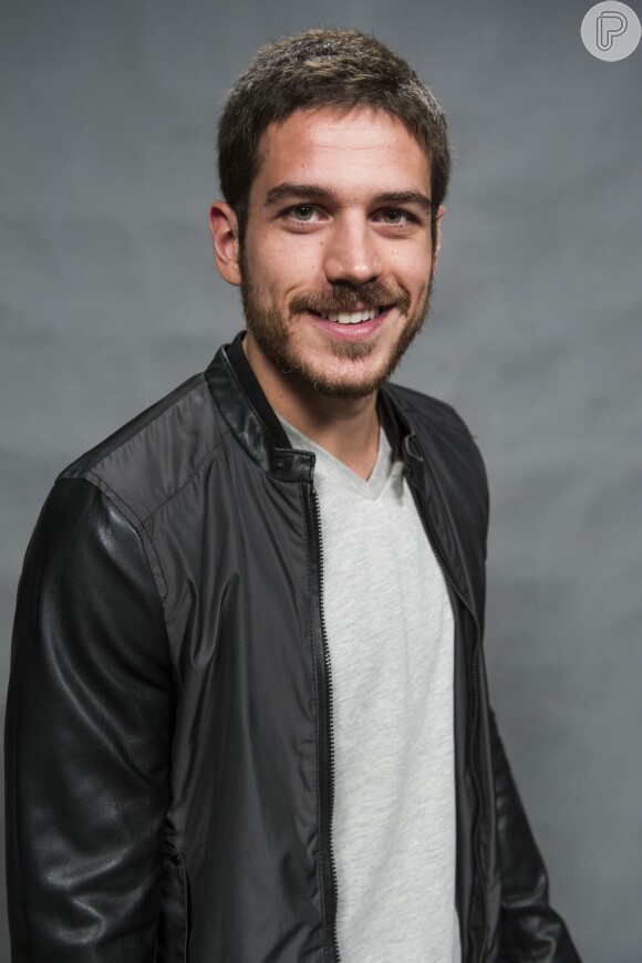 Marco Pigossi assinou contrato com a Netflix após deixar a TV Globo. Em 2018, o ator gravou a série australiana 'Tidelands'