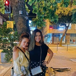 Maisa e Larissa Manoela tiraram fotos juntas e a ruiva entregou um apelido curioso dado pela amiga