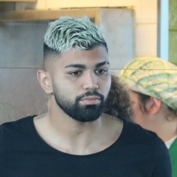 Gabigol está em uma relação com modelo com quem teve conversa vazada