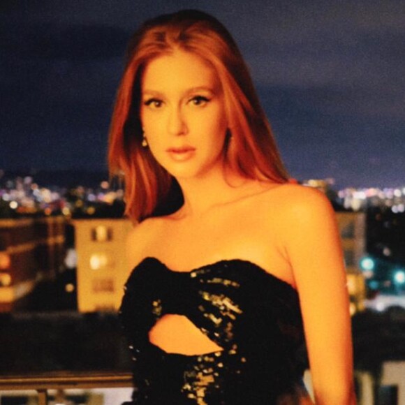 Marina Ruy Barbosa esbanjou glamour ao participar da 28ª festa anual de exibição dos prêmios da Academia Elton John AIDS Foundation, na Califórnia