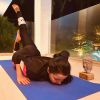 Dupla de Maiara, Maraisa faz pose de ioga e diverte fãs nesta segunda-feira, dia 17 de fevereiro de 2020