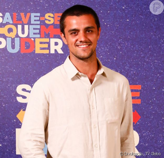 Felipe Simas publicou foto com a filha e semelhança chamou atenção na web