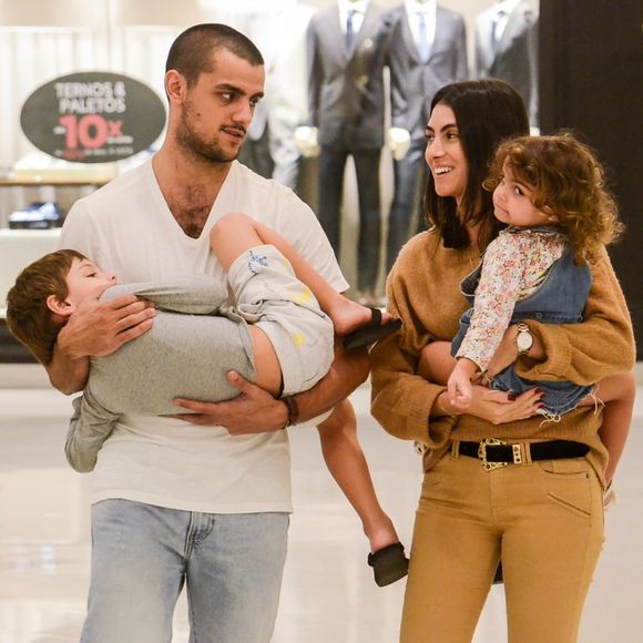 Mulher de Felipe Simas, Mariana Uhlmann está grávida do terceiro filho do casal