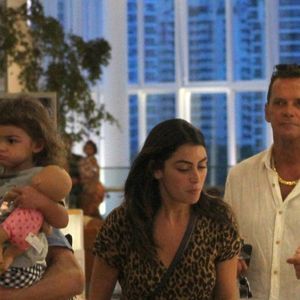 Filha de Felipe Simas surpreendeu por semelhança com pai em foto