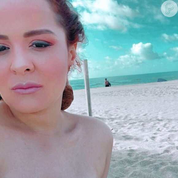 Maiara, da dupla com Maraisa, publicou foto sem biquíni em praia de nudismo, em Miami