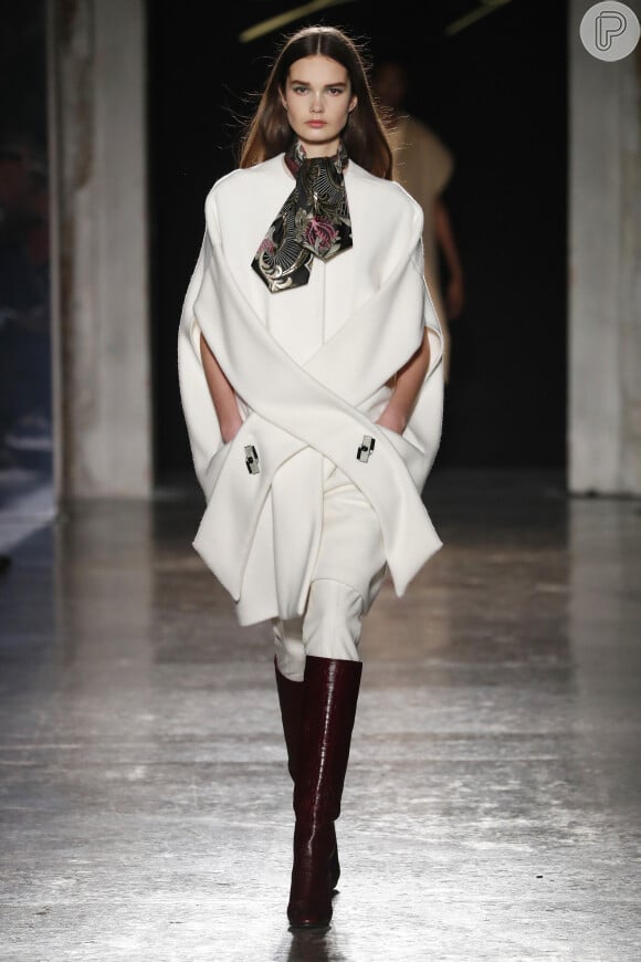 Bota de cano longo apareceu no Milan Fashion Week