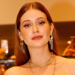 Marina Ruy Barbosa foi comparada à personagem do filme '50 Tons de Cinza' em foto