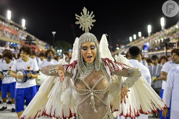 Gracyanne Barbosa é rainha de bateria da União da Ilha no Carnaval do Rio