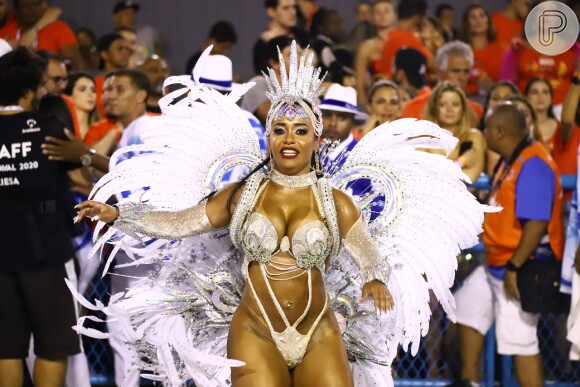 Raíssa de Oliveira é rainha de bateria da Beija-Flor de Nilópolis há 18 anos