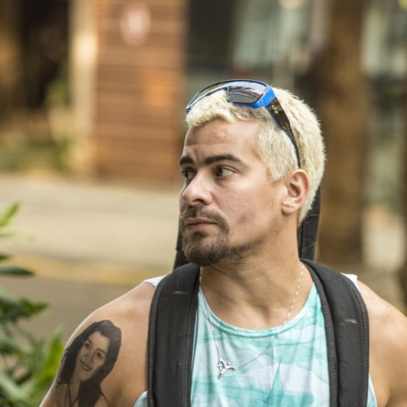Thiago Martins se divide entre a carreira de músico e de ator.