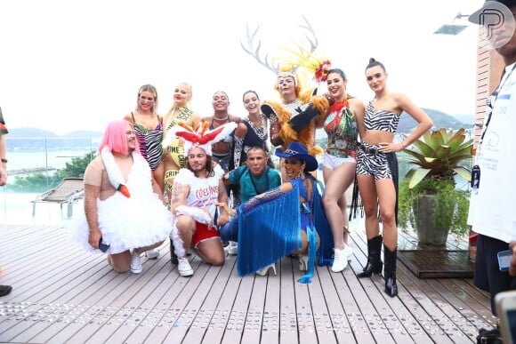 Anitta recebeu um time poderoso de famosos como convidados do Bloco das Poderosas