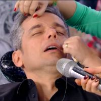 Otaviano Costa depila sobrancelha com linha no 'Amor & Sexo': 'Dói demais'