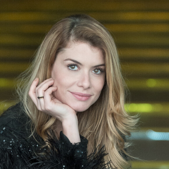 Alinne Moraes relembrou a infância e as dificuldades que enfrentou