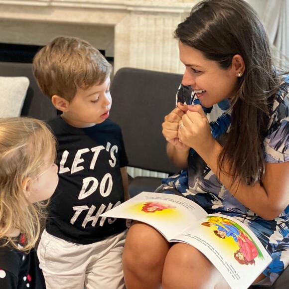 Thais Fersoza contou que está priorizando a interação com os filhos no lugar da tecnologia