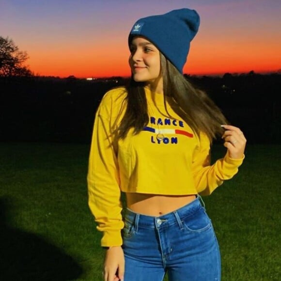 Mel Maia se diverte em vídeo