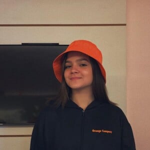 Mel Maia faz vídeo divertido