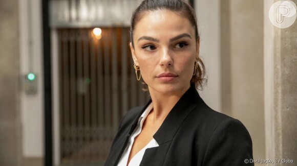 Isis Valverde interpreta a Betina da novela 'Amor de Mãe', cujas gravações foram suspensas em virtude da pandemia do coronavírus