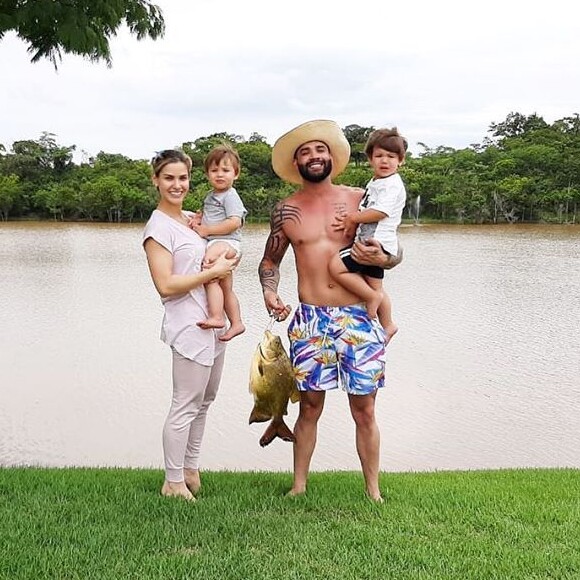 Gusttavo Lima contou que a presença da mulher, Andressa Suita, e dos filhos, Samuel e Gabriel, foi muito importante na live recorde