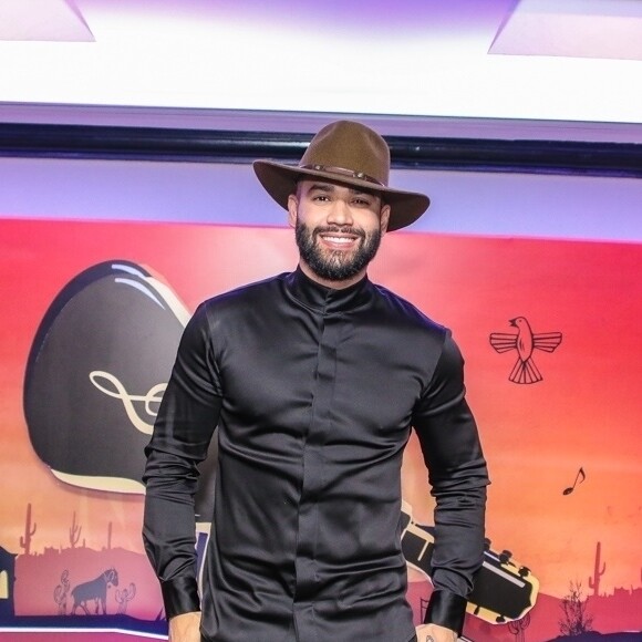 Gusttavo Lima adianta sobre nova live após recorde na web. Confira entrevista nesta terça-feira, dia 31 de março de 2020