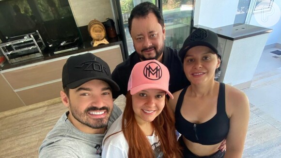 Fernando Zor curtiu feriado com família da namorada, Maiara, em fazenda nesta sexta-feira, 10 de abril de 2020