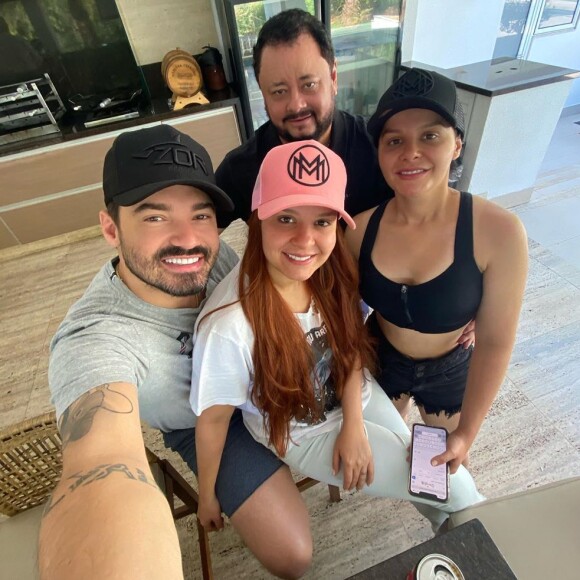 Corpo de Maraisa, dupla de Maiara, chamou atenção em foto com cunhado, Fernando Zor