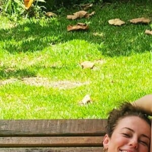 Paolla Oliveira faz foto com namorado em clima descontraído