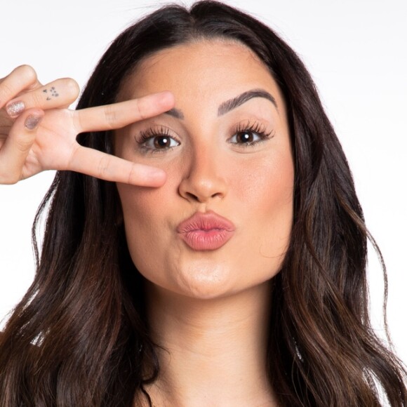 Ex-BBB, Bianca Andrade exibe tatuagem no bumbum em foto com short micro e cropped