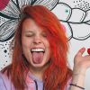 Larissa Manoela recorreu a tinta e massinha para pintar cabelo de rosa e laranja: 'Enlouqueci'