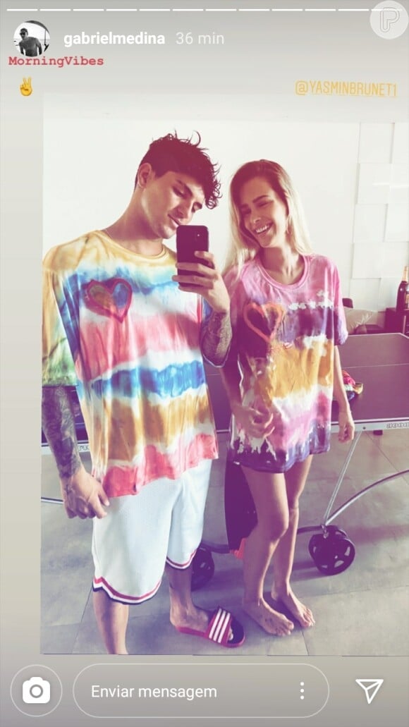 Yasmin Brunet e Gabriel Medina apostam em look combinado