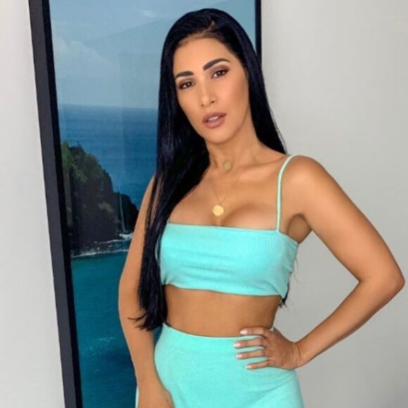 Novo visual de Simaria foi alvo de elogios na web nesta terça-feira, 21 de abril de 2020