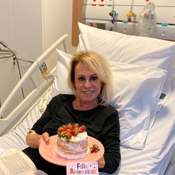 Ana Maria Braga recebe presente ao 'comemorar' aniversário em hospital; Apresentadora fez sua 4ª quimioterapia e imunoterapia em câncer no pulmão