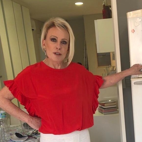 Ana Maria Braga diz já ter tomado banho de piscina nua